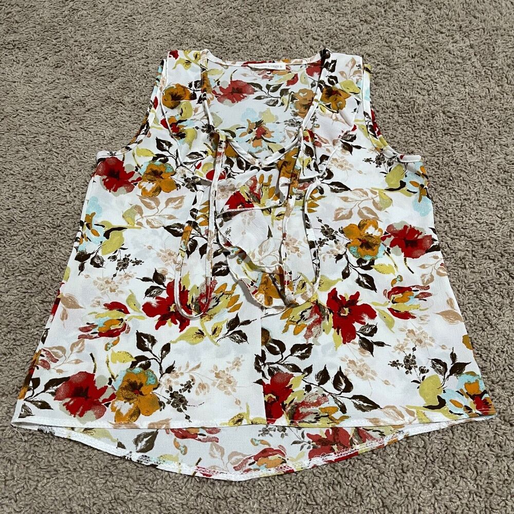 Tiffany Grey Blouse Womens Small White Floral Sleeveless Button Lace Accent‎
